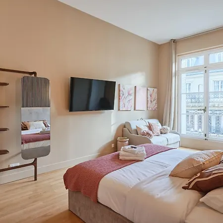 Elegant 2-bedroom - Trocadero Paříž