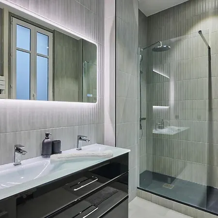 Elegant 2-bedroom - Trocadero Apartment *