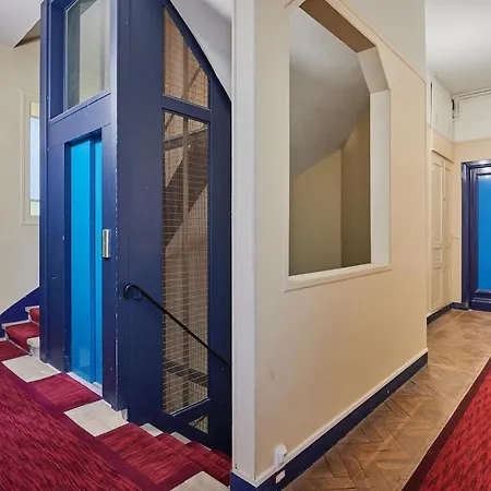 Elegant 2-bedroom - Trocadero דירה