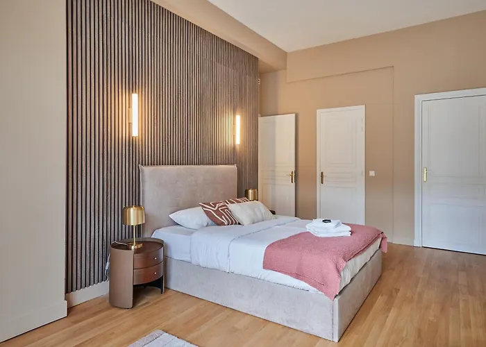 Elegant 2-bedroom - Trocadero Апартаменты *