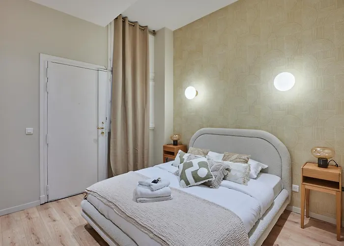 Апартаменты Elegant 2-bedroom - Trocadero *