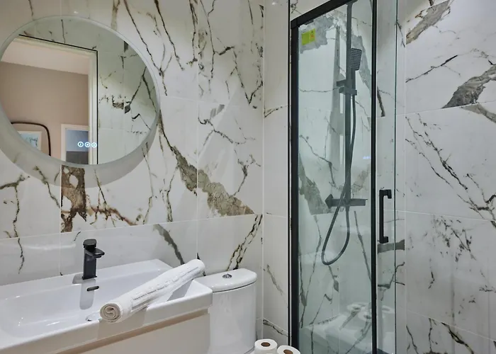 Elegant 2-bedroom - Trocadero Париж