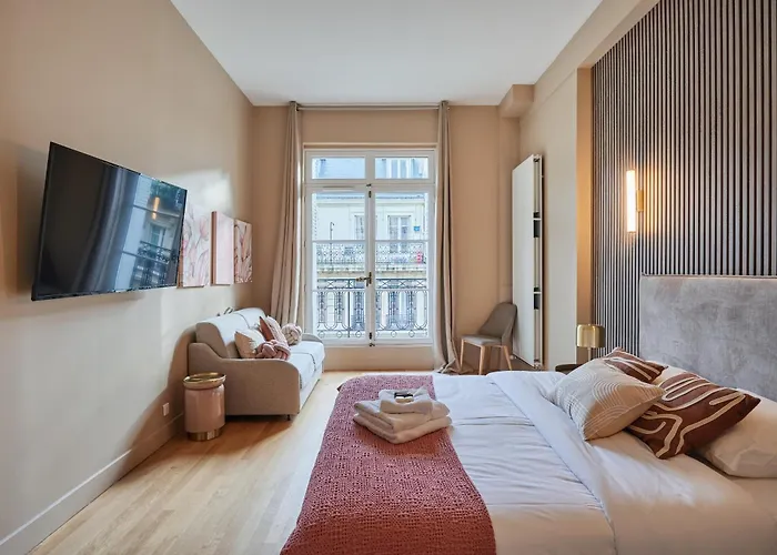 Elegant 2-bedroom - Trocadero Апартаменты *